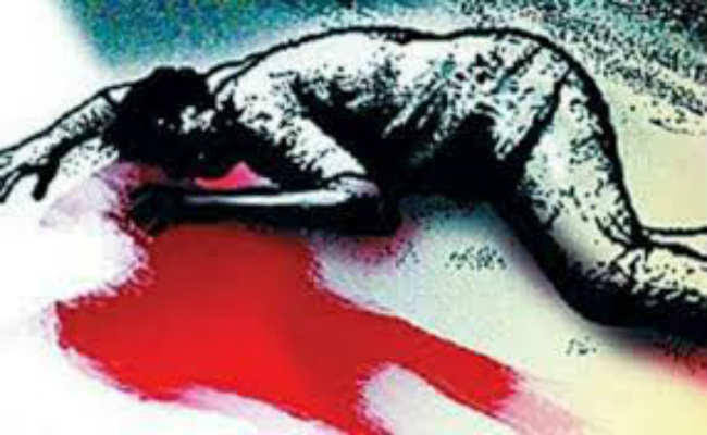 देवेंद्रनगर के ऑफिसर्स कालोनी के अंतगर्त, अज्ञात युवक की लास से कालोनियो हुई सनसनी