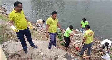 स्वच्छता सेवा समिति की सराहनीय पहल, वृहद रूप से तालाबों की गई साफ- सफाई, स्वच्छता के प्रति लोगों को किया गया जागरूक।