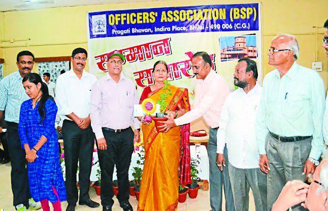 बीएसपी ऑफिसर्स एशोसिएशन द्वारा रिटायर्ड अधिकारियों को दिसंबर में किया गया सम्मानित