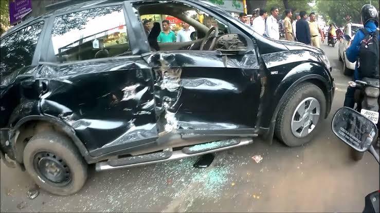 एसयूवी और बाइक की भिड़त,4 की मौत 6 घायल...