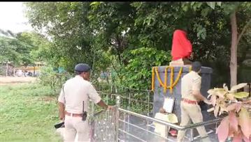 12 जुलाई 2009 को नक्सली मुठभेड़ में जवान हुए शहीद, शहीद हुए जवानों को दी गई श्रद्धांजलि, दुर्ग पुलिस अधीक्षक शलभ सिन्हा रहे उपस्थित
