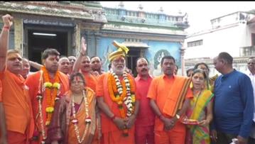 कावड़ यात्रा के लिए रवाना हुए प्रेम प्रकाश पांडे, गणेश मंदिर में विधिवत पूजा अर्चना कर शुरू की यात्रा, टाउनशिप सहित कई स्थानों पर हुआ जोरदार स्वागत

