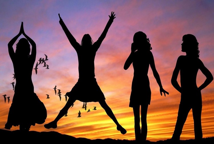 अंतर्राष्ट्रीय महिला दिवस   ८   मार्च   को    ही   क्यों   मनाया    जाता है  ?