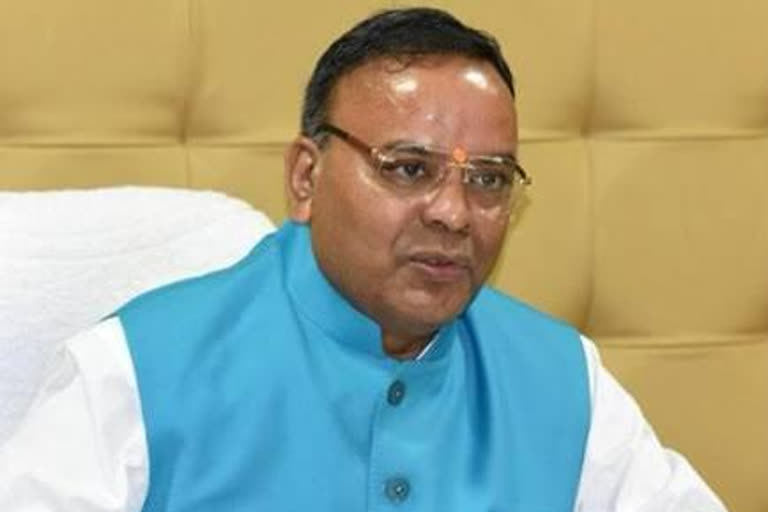 भाजपा के पूर्व मंत्री को थूक दान देने पहुंचे कांग्रेसियों और भाजपाइयों में झड़प