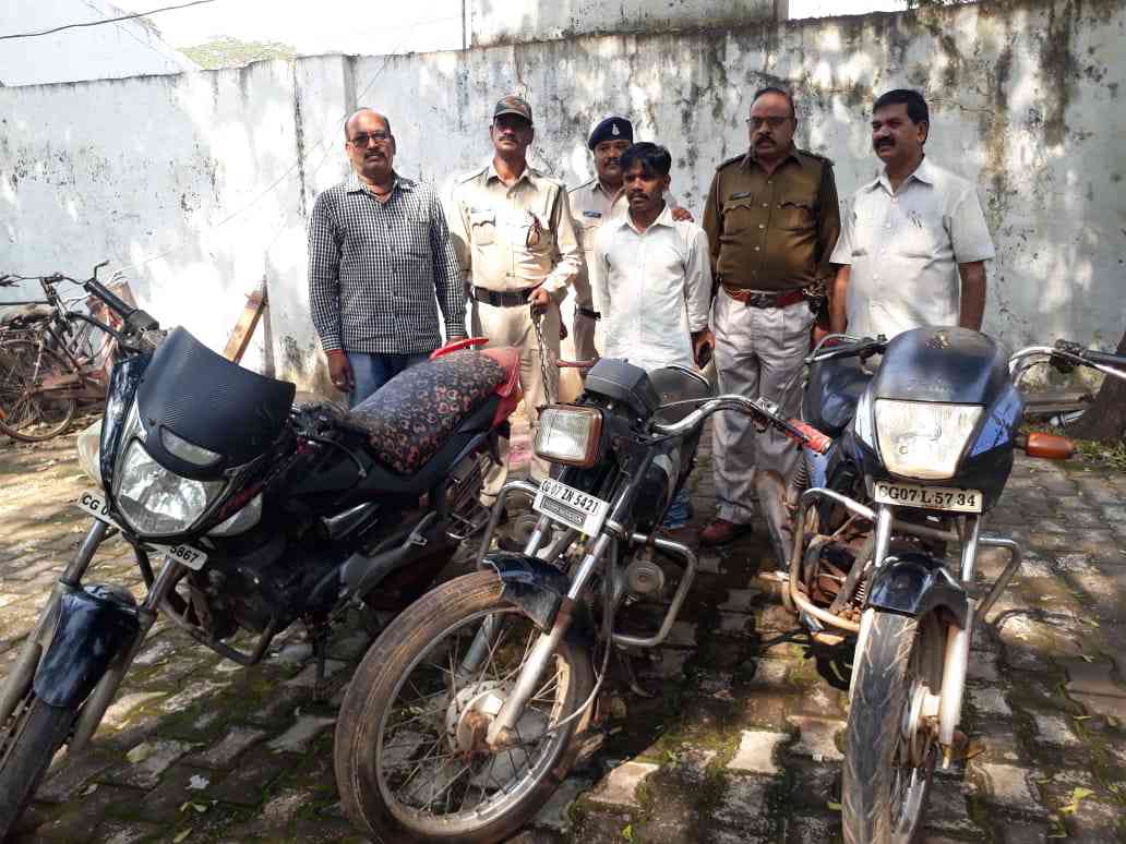 भिलाई के कैम्प क्षेत्र का शातिर मोटरसाइकिल चोर गिरफ्तार, छावनी पुलिस की कड़ी घेराबंदी में पकड़ा गया
