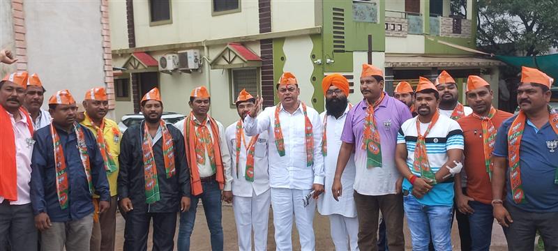 पीएम मोदी की सभा में उप नेता प्रतिपक्ष दया सिंह के साथ पहुंचे हज़ारों कार्यकर्ता, सभी में दिखा जबरदस्त उत्साह, दया बोले इस साल भाजपा की सरकार  तय, पीएम मोदी जी ने सबको किया चार्ज